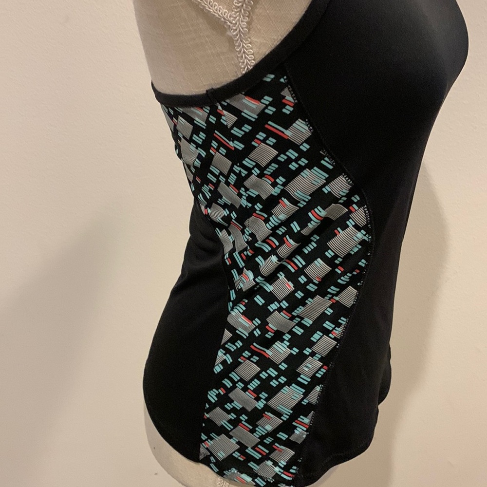 Very stylish workout Size S top,See Photos, like new Black with geometry pattern